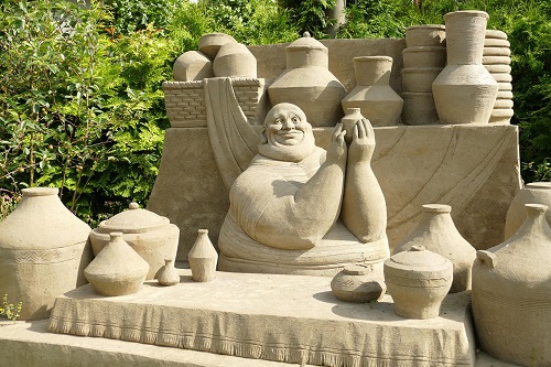 The Sand-Sculpture Competition